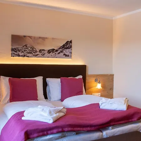 Fruehstueckspension Wulfenia Da Livio 2* Passo Pramollo