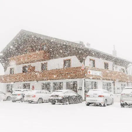 Fruehstueckspension Wulfenia Da Livio Passo Pramollo